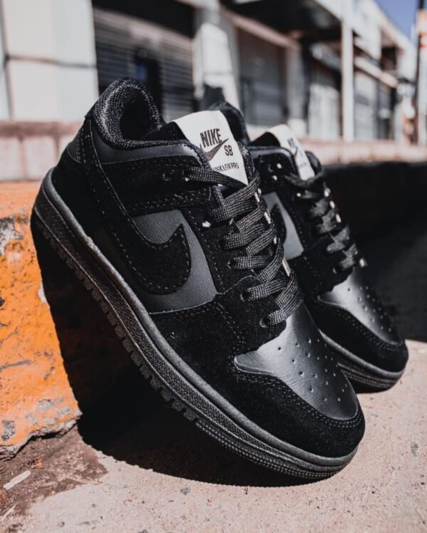 Nike dunk low SB - Image 3